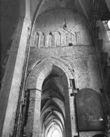 B084609