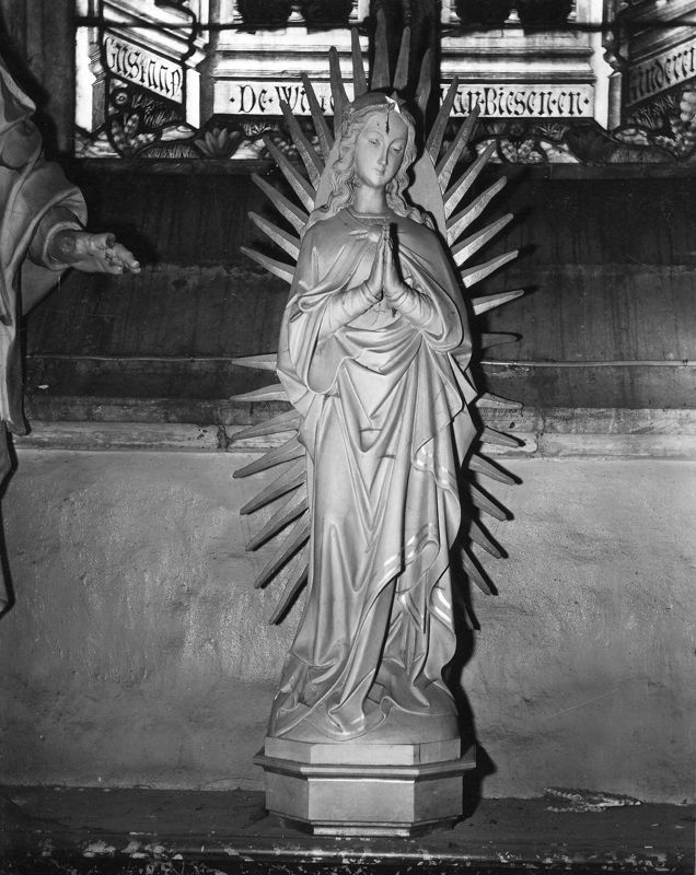 O.L.Vrouw in mandorla