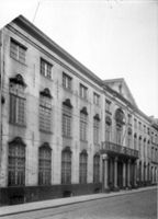 B085667