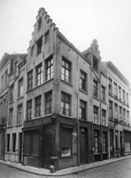B085676