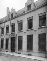 B085682
