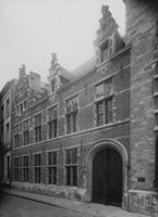 B085730