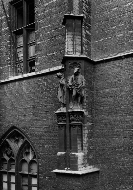 statue humaine / Museum Vleeshuis