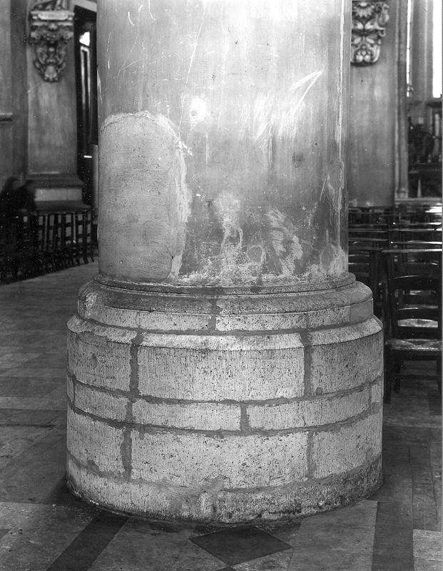 base de colonne / Sint-Romboutskathedraal[Mechelen]