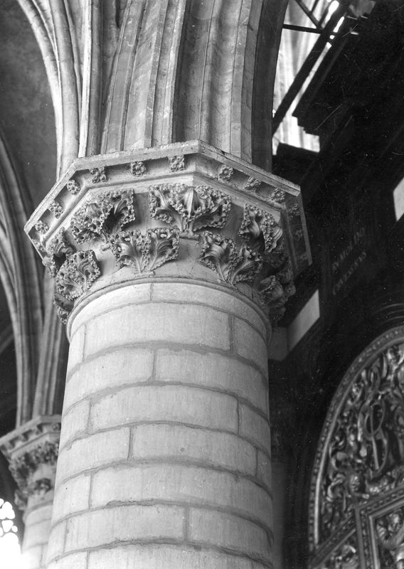 chapiteau à feuillage / Sint-Romboutskathedraal[Mechelen]