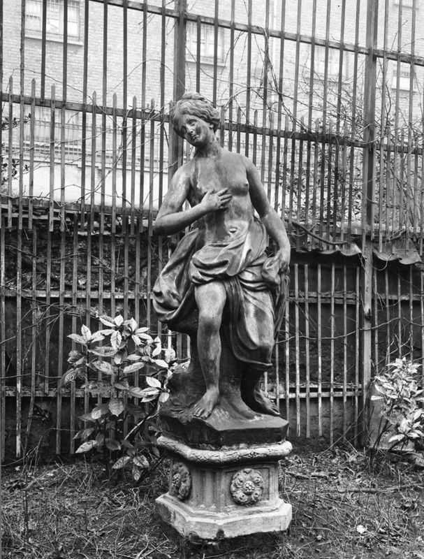 statue humaine / Hotel Delbeke
