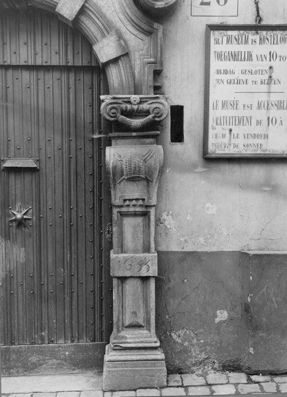 encadrement de porte / Museum Brouwershuis