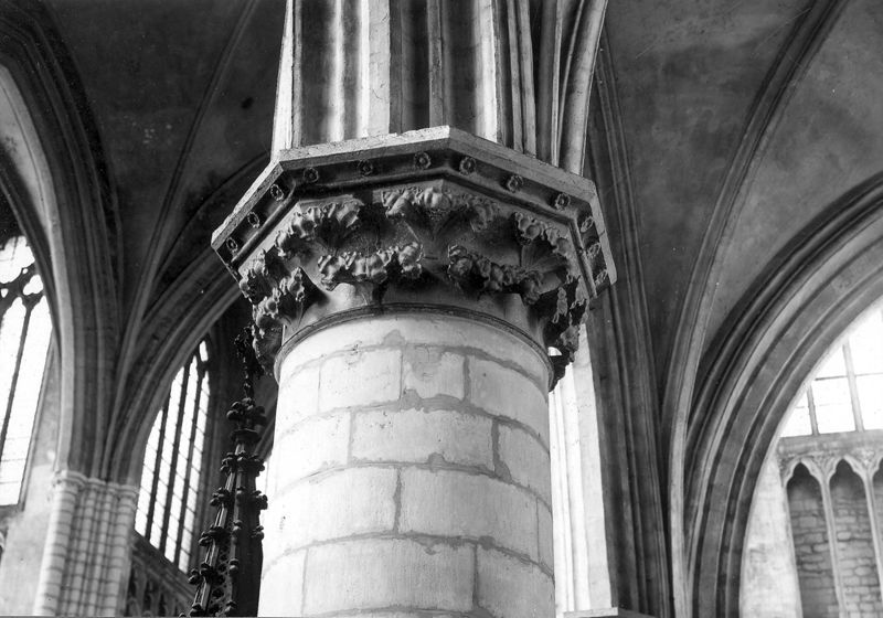 chapiteau à feuillage / Sint-Romboutskathedraal[Mechelen]