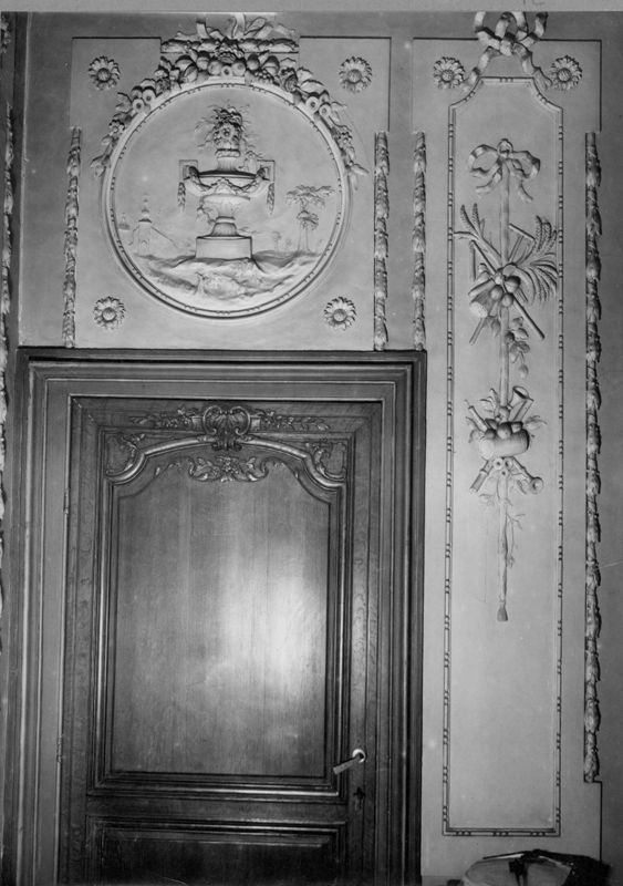 relief[sculpture] / Maison, Mont Saint-Martin, n° 75
