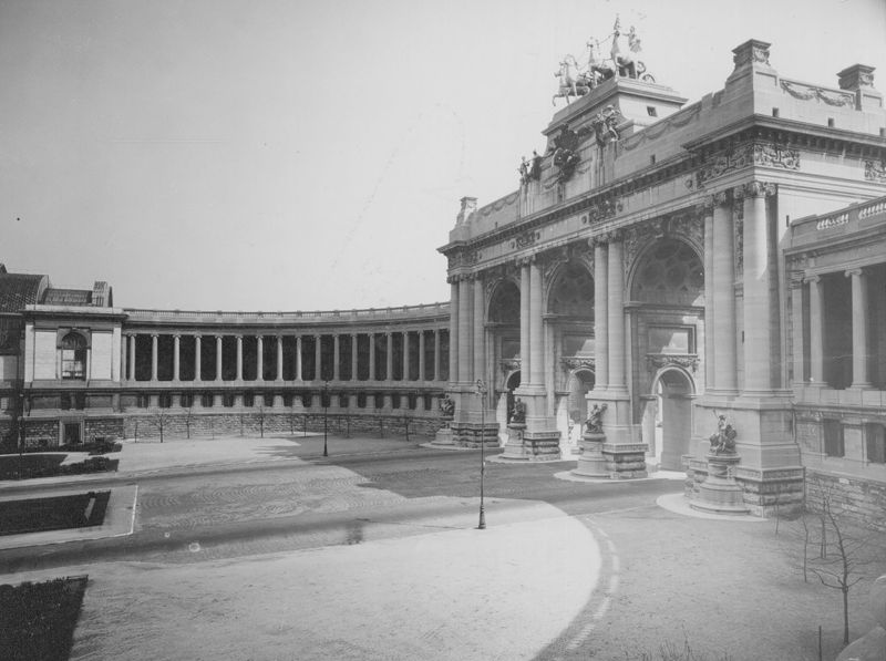 Arcade et hémicycle du Cinquantenaire