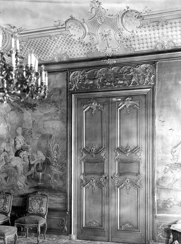 porte à deux battants / Palais du Gouvernement Provincial[ancien Palais des Princes-Evêques]