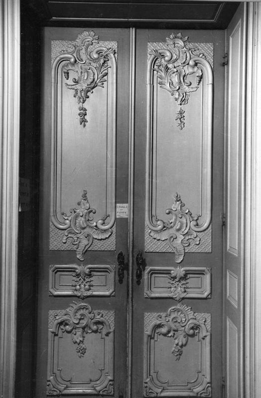 porte à deux battants / Hôtel de Crassier, Rue des Célestins, 14
