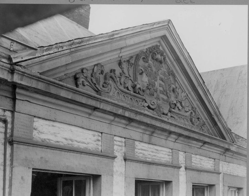 fronton[façade] / Maison, Rue Saint-Paul, 27-31