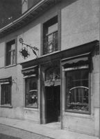 B092300