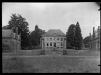 B093890