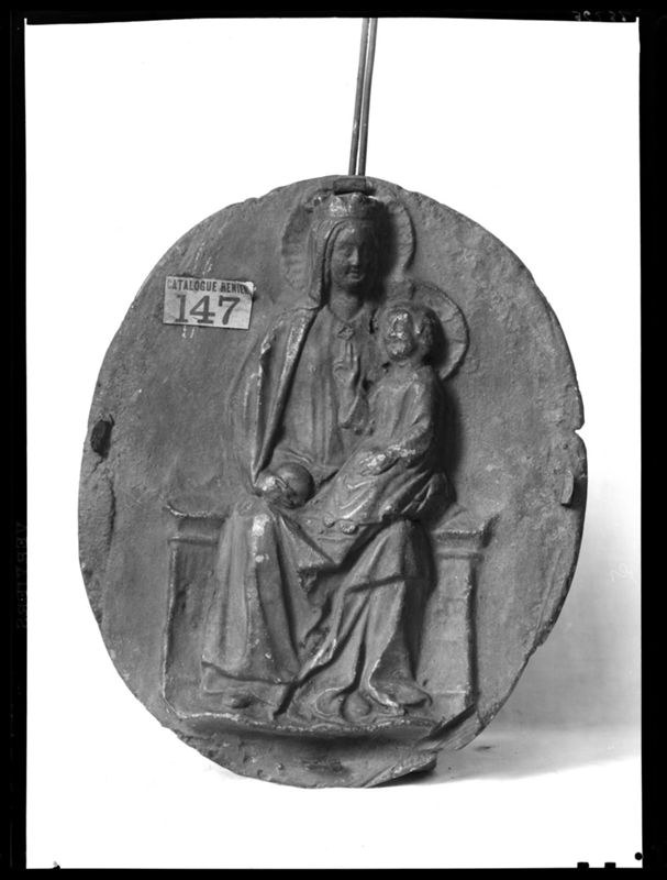 La Vierge assise et l'enfant