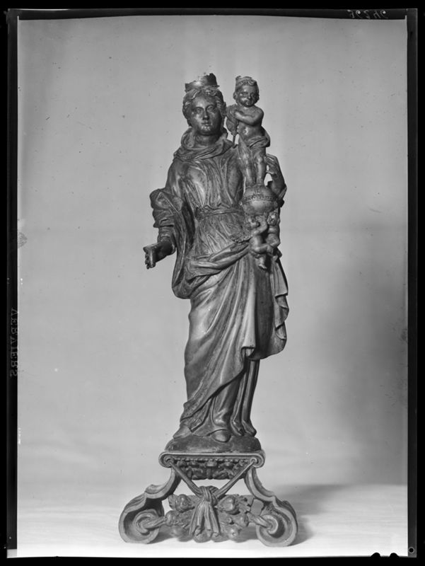 Vierge portant l'Enfant