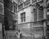 B096799