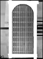 B100548