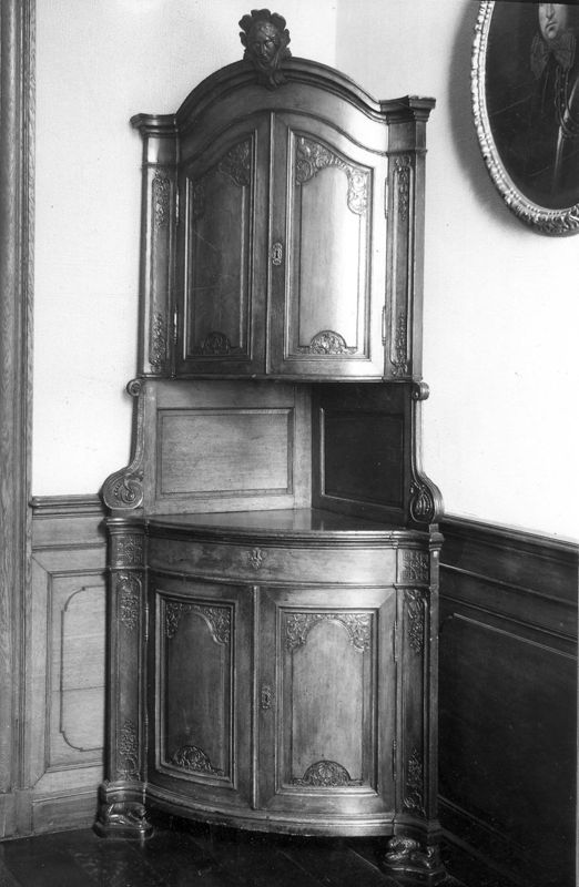 encoignure[meuble] / Musée d'Ansembourg