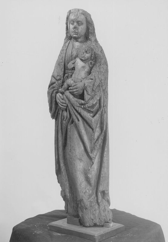 Vierge debout, portant l'Enfant