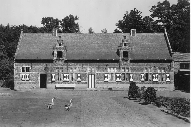 "Het Neerhof" van het kasteel