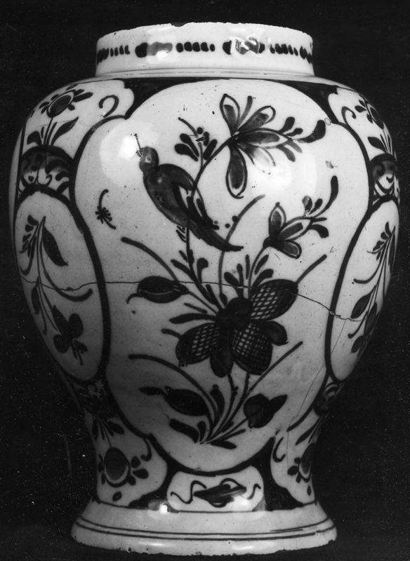 vase décoratif / Klooster Augustinessen van Brugge[Potterie]