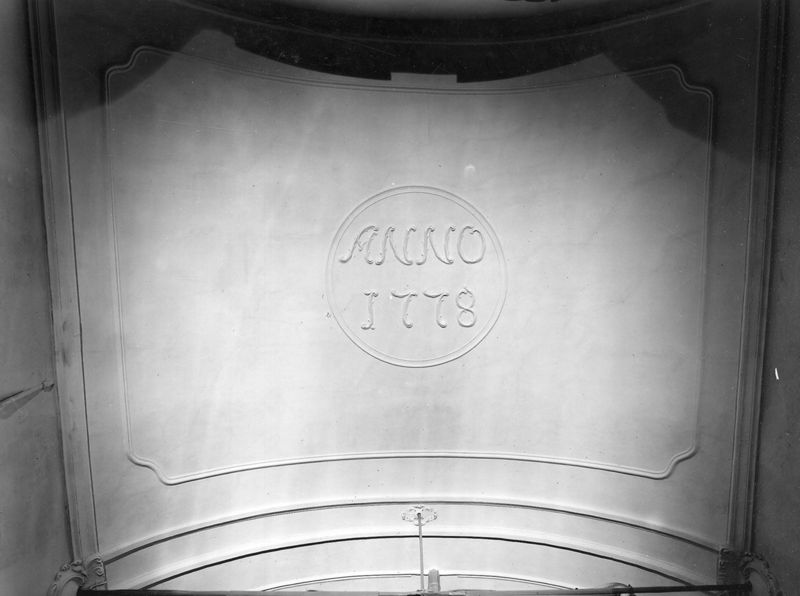 relief[sculpture] / Kerk O.L.Vrouw[Meetkerke]