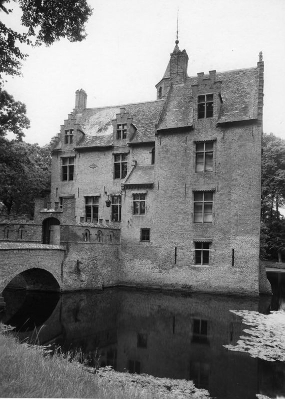 Kasteel Beauvoorde of kasteel Merghelynck