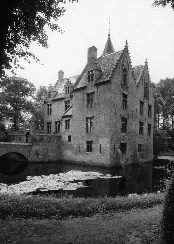 Kasteel Beauvoorde of kasteel Merghelynck