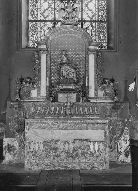 Autel portique de la Pietà