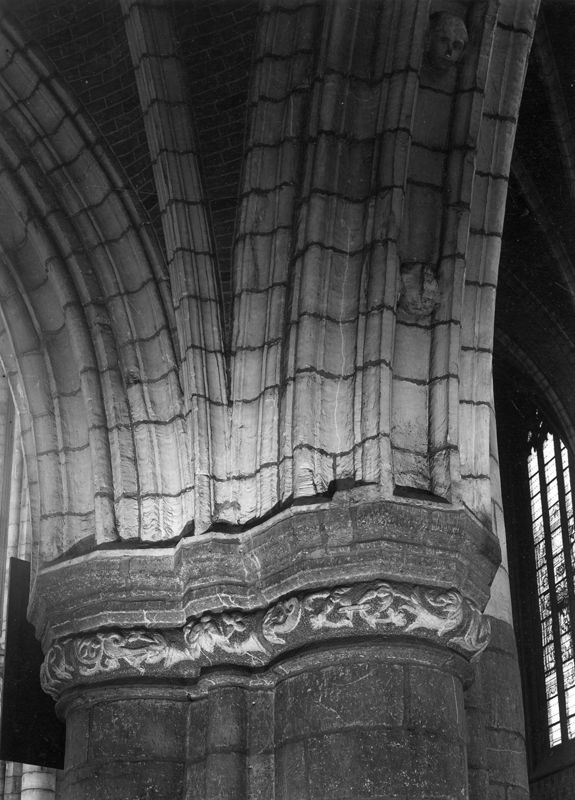 chapiteau[élément d'architecture] / Eglise Saint-Martin[Liège]