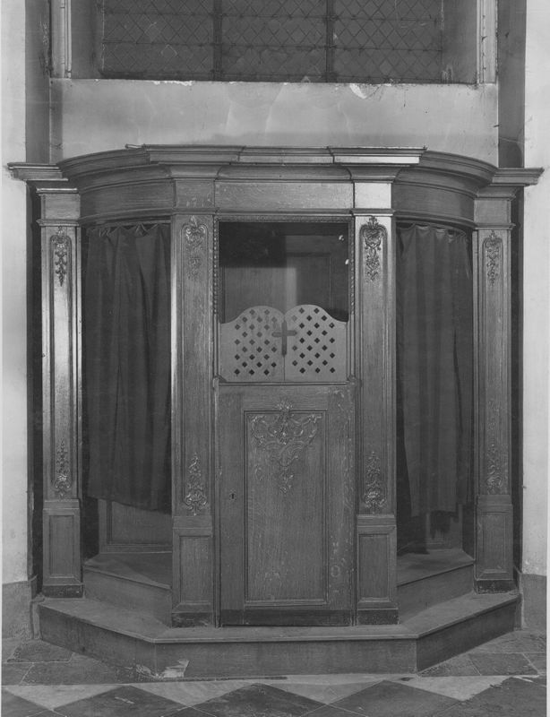 confessionnal / Eglise Saint-Denis[Liège]