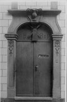 B155883