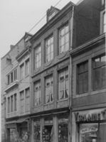 B156025