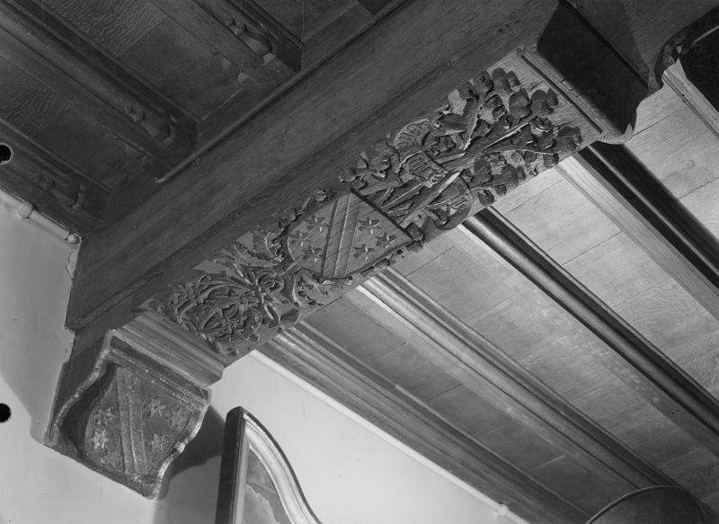 semelle de poutre / Museum Mayer van den Bergh