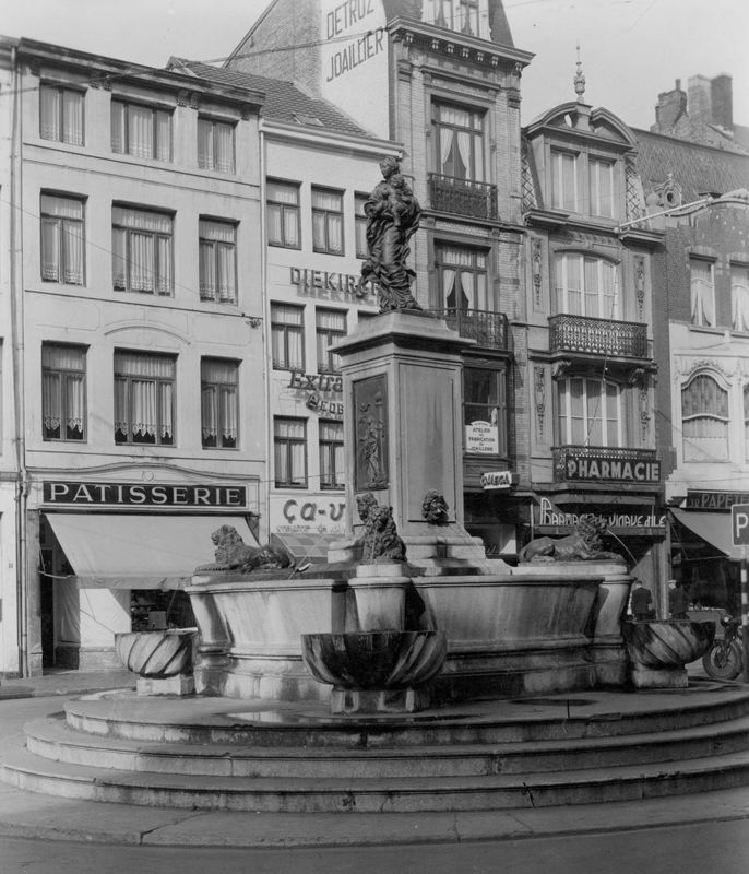 Fontaine de la Vierge de Vinâve-d'Ile