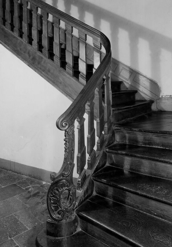 escalier / Musée d'armes