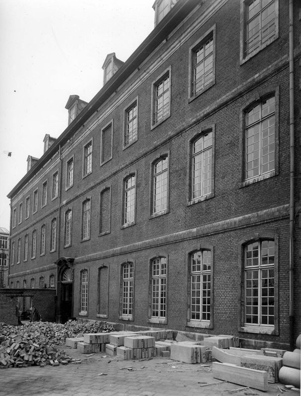 bâtiment destiné à l'enseignement / Rijksmiddelbare school