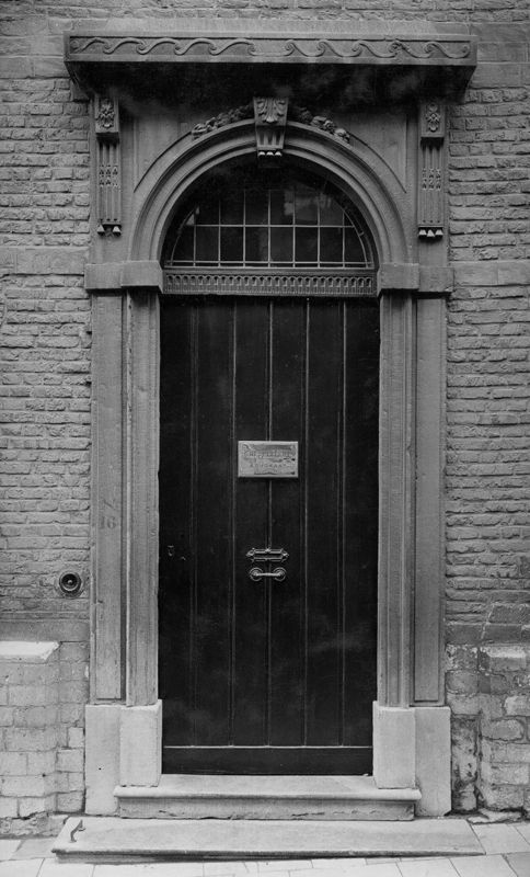 porte dans un mur extérieur / Bouwwerk[Leuven]
