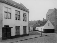 B166695