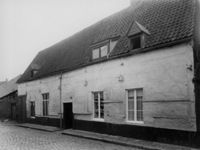 B166698