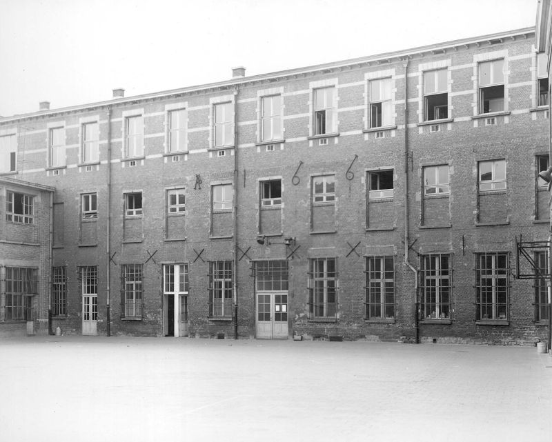 Koninklijk Atheneum (voormalig College van de Hoge Heuvel en Huis t' Sestig)
