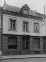 B166884