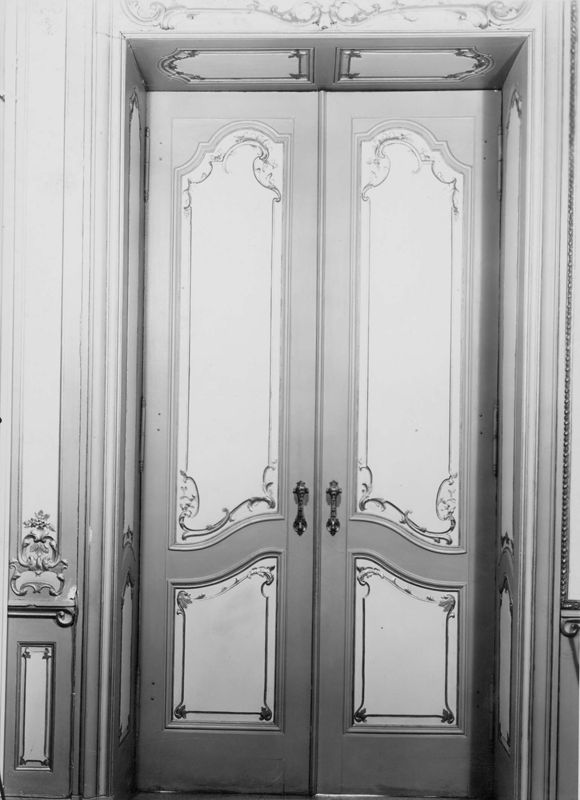 porte à deux battants / Administration : Instruction Publique[Echevinat][Liège]