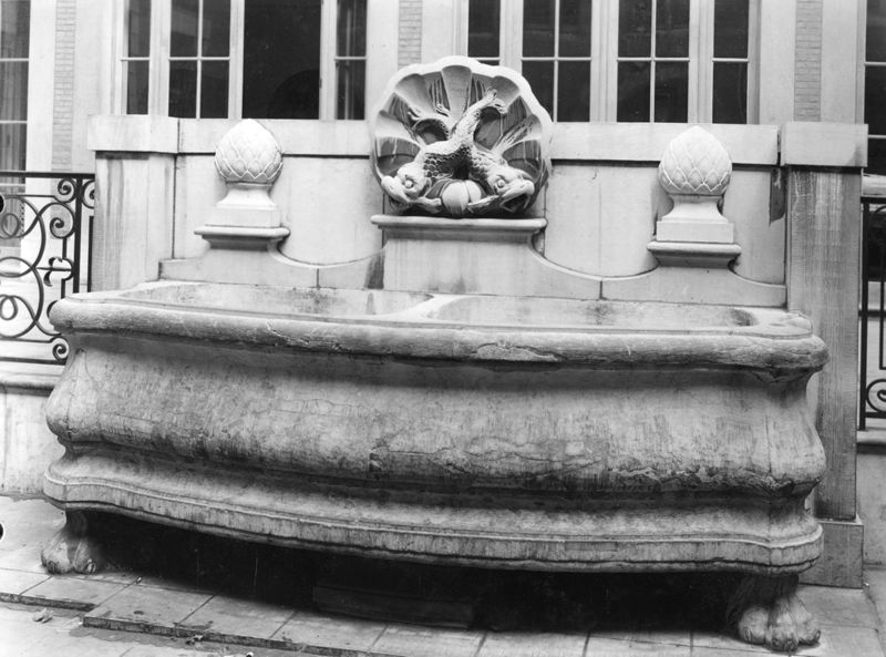 fontaine[construction] / Hôtel de Stockhem
