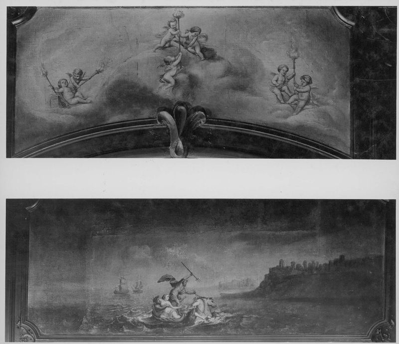Putti tenant des flambeaux