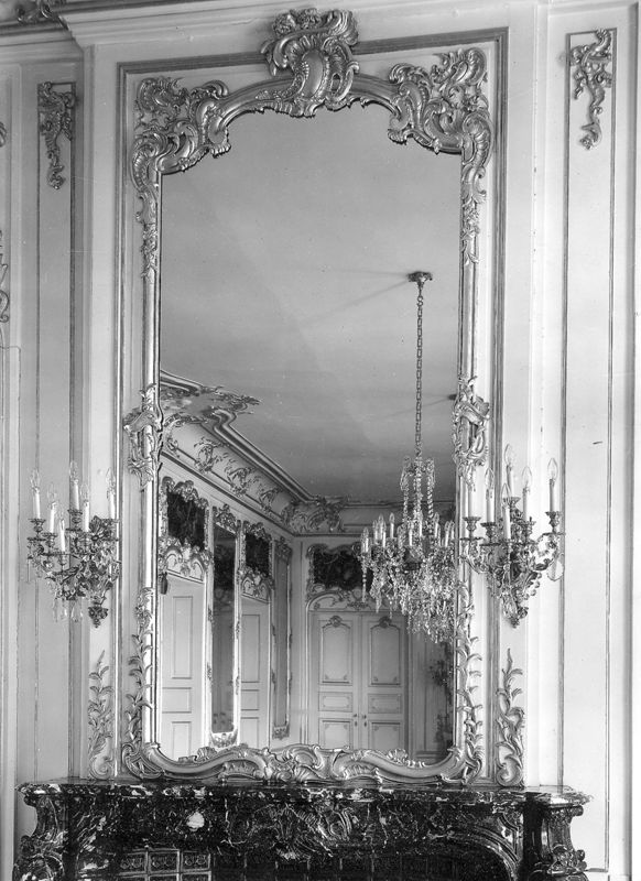 miroir / Palais du Gouvernement Provincial[ancien Palais des Princes-Evêques]