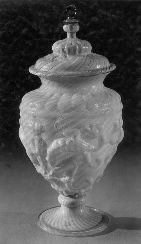 objet décoratif / Musée du Verre[Liège]