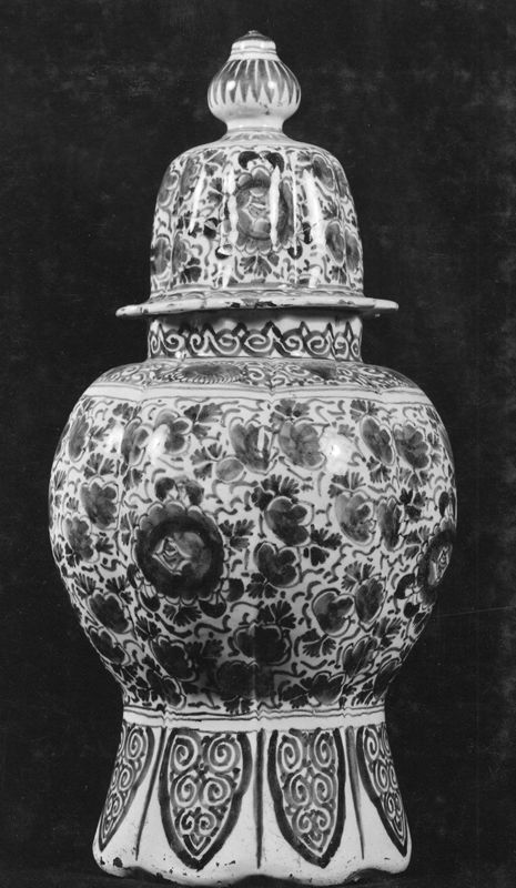 vase décoratif / Musée d'Ansembourg